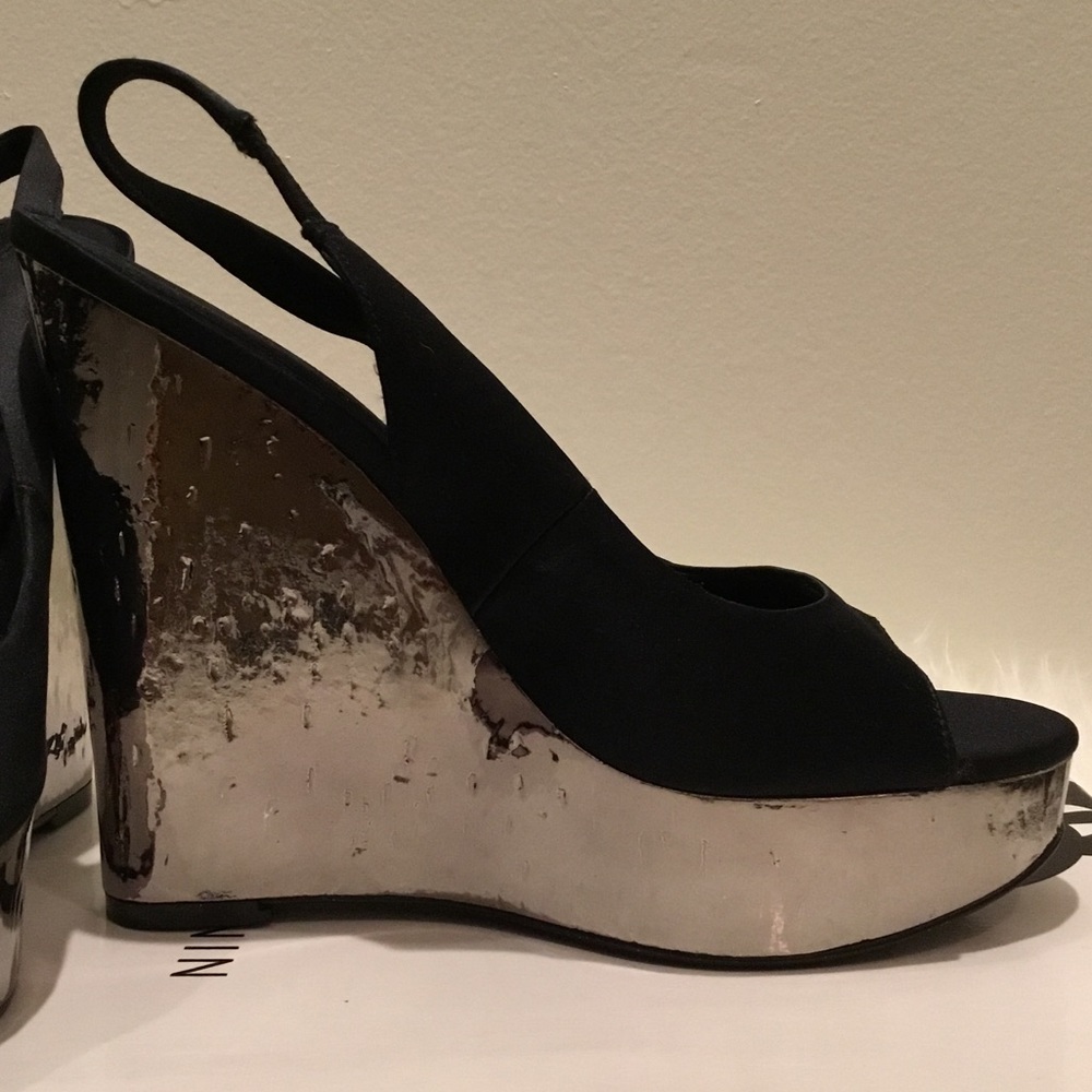 Nine West Black & Silver wedges